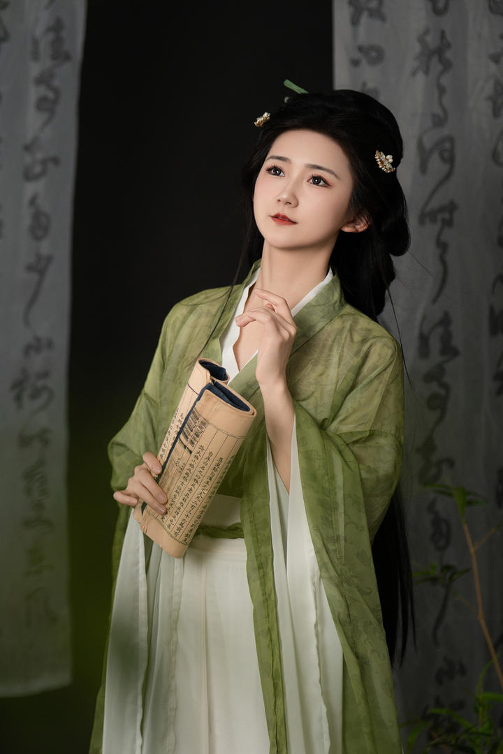 古风汉服美人图鉴：大家闺秀书房执笔，唯美意境直击心灵